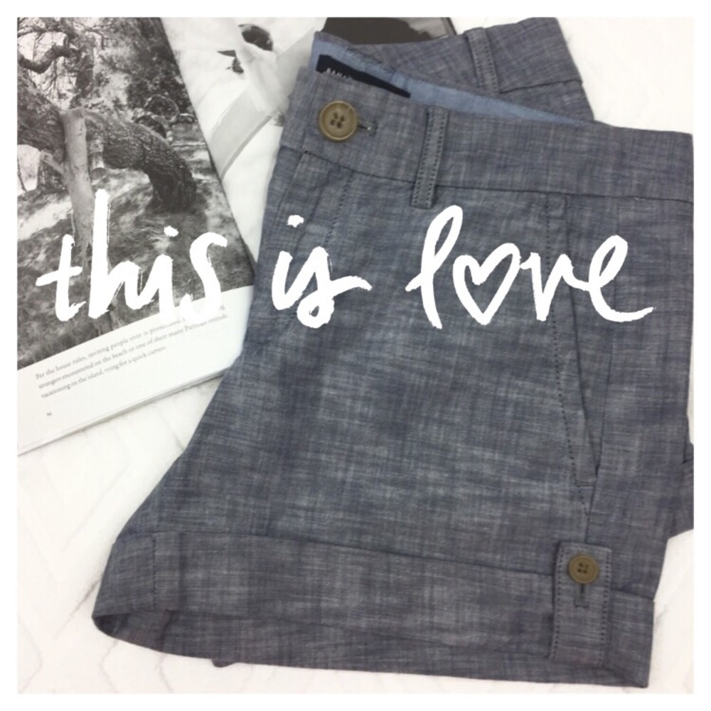 BANANA REPUBLIC Chambray Cuffed Shorts Size 2